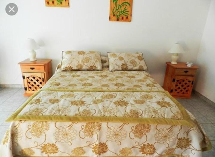Hostal Tu'U Koihu Hanga Roa Esterno foto